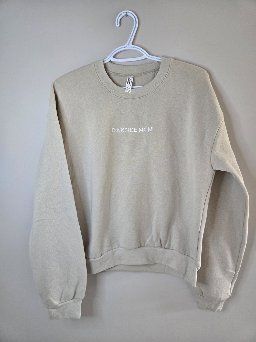 American Apparel cream 'Rinkside Mom' embroidered crewneck sweatshirt, medium